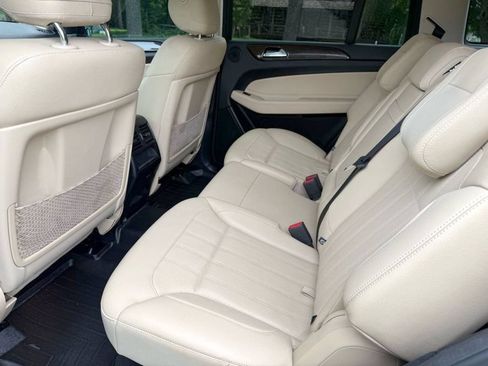 Used 2019 Mercedes-Benz GLS 450 4MATIC image 32