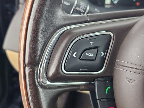 Used 2019 Jaguar XJ R-Sport image 27