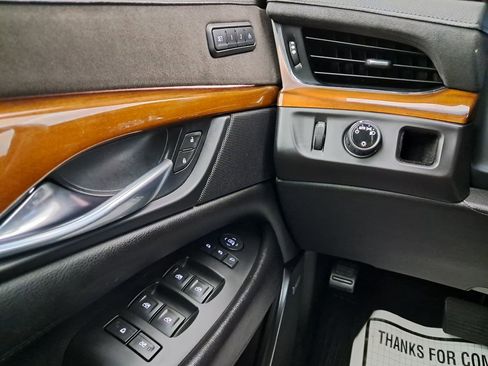 Used 2018 Cadillac Escalade ESV Luxury image 13