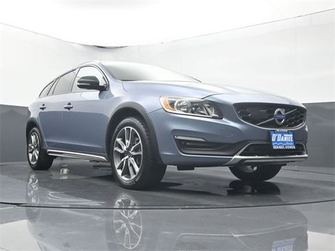 Used 2018 Volvo V60 T5 Cross Country w/ Convenience Package image 13