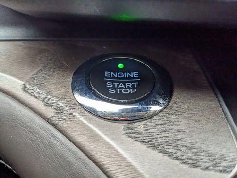 Used 2020 Ford Explorer Platinum w/ Premium Technology Package image 27