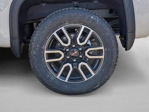 New 2026 GMC Sierra 1500 AT4 w/ AT4 Premium Package AWD/4WD image 10
