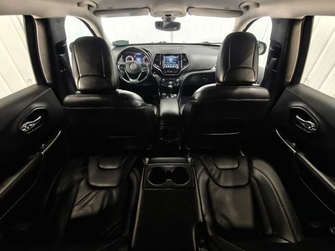 Used 2019 Jeep Cherokee Limited image 28