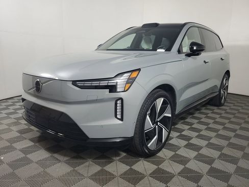 Certified 2025 Volvo EX90 Ultra AWD/4WD image 4