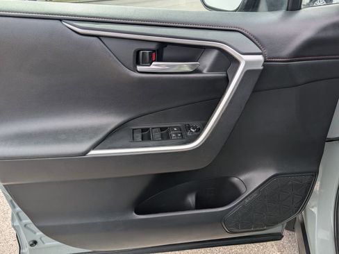 Used 2020 Toyota RAV4 Adventure image 14