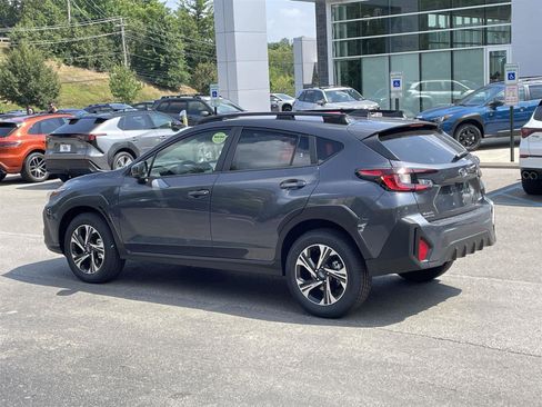 Used 2025 Subaru Crosstrek 2.0i Premium image 3