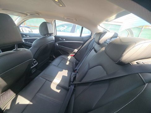 Used 2025 Genesis G70 2.5T RWD image 14