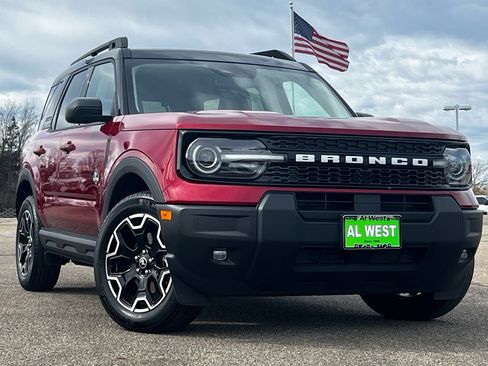 Used 2025 Ford Bronco Sport Outer Banks image 2