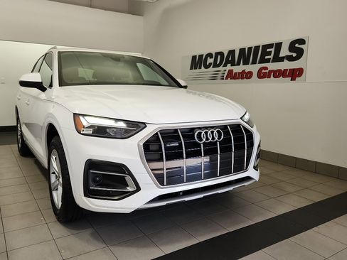 Used 2023 Audi Q5 2.0T Premium w/ Convenience Package image 1