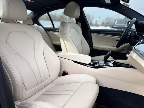 Used 2019 BMW 540i xDrive image 12