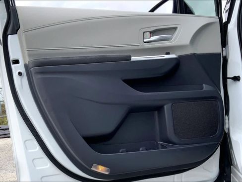 Used 2023 Toyota Sienna XLE image 20