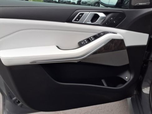 Used 2026 BMW X5 xDrive50e image 26