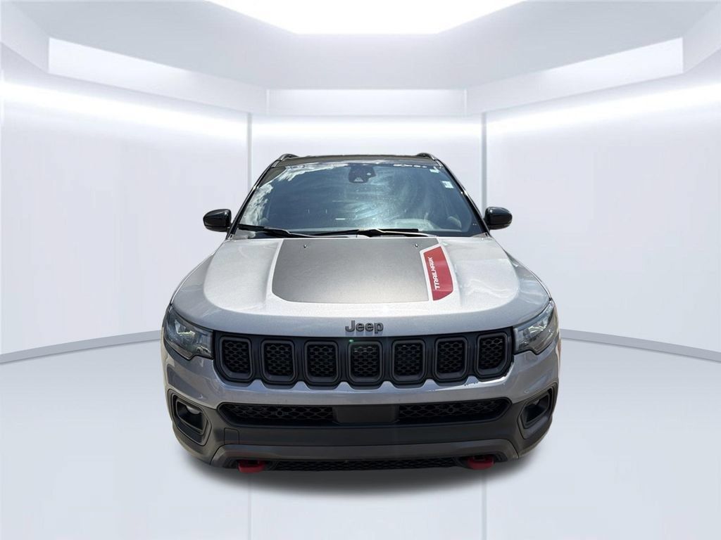 Used 2023 Jeep Compass Trailhawk AWD/4WD image 2