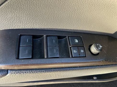 Used 2024 Toyota Camry SE FWD image 13
