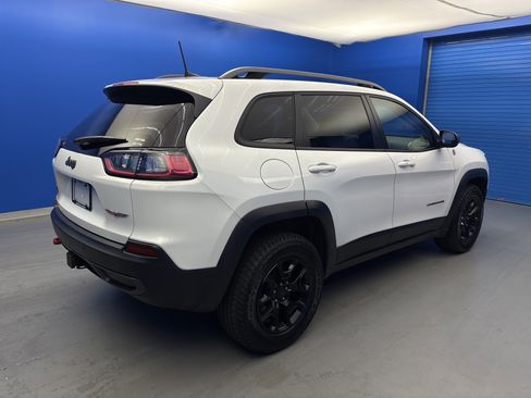 Used 2019 Jeep Cherokee Trailhawk AWD/4WD image 7