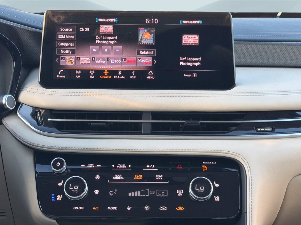 Used 2024 INFINITI QX60 Luxe w/ Performance Audio Package FWD image 21