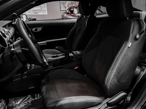 Used 2019 Ford Mustang GT w/ Equipment Group 301A image 4