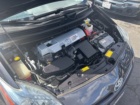 Used 2010 Toyota Prius III image 21
