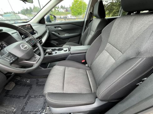 Used 2025 Nissan Rogue SV AWD/4WD image 29