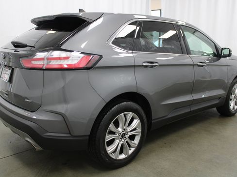 Used 2024 Ford Edge Titanium image 5