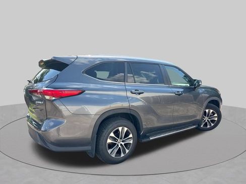 Used 2023 Toyota Highlander XLE FWD image 10