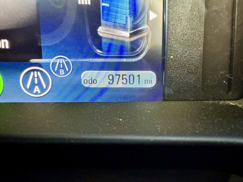 Used 2013 Chevrolet Volt w/ Enhanced Safety Package 1 FWD image 17