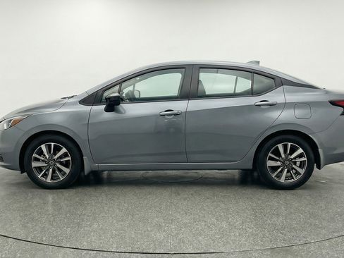 Used 2025 Nissan Versa SV image 5