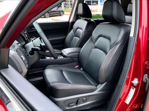 Used 2023 Nissan Pathfinder SL w/ SL Premium Package FWD image 8