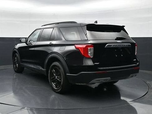 Used 2023 Ford Explorer XLT w/ Equipment Group 202A AWD/4WD image 8