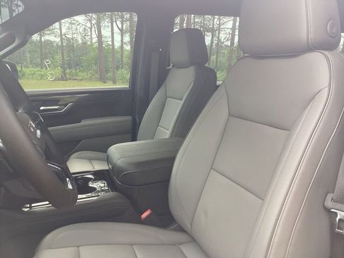 New 2026 GMC Yukon XL Elevation w/ LPO, Elevation Black Package RWD image 14