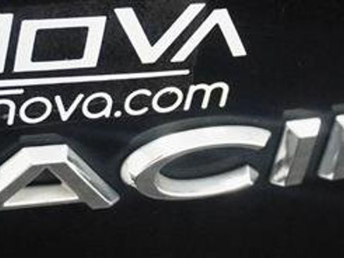 Used 2018 Chrysler Pacifica Touring-L image 45