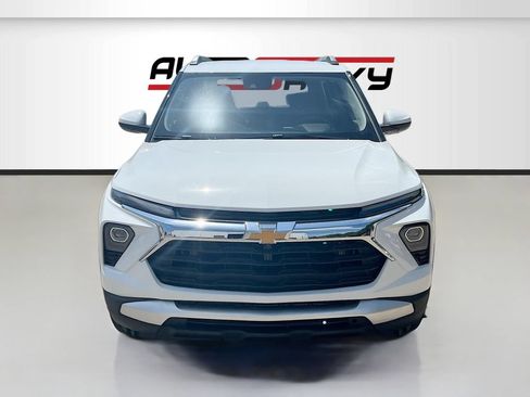 Used 2026 Chevrolet TrailBlazer LT w/ Convenience Package AWD/4WD image 2
