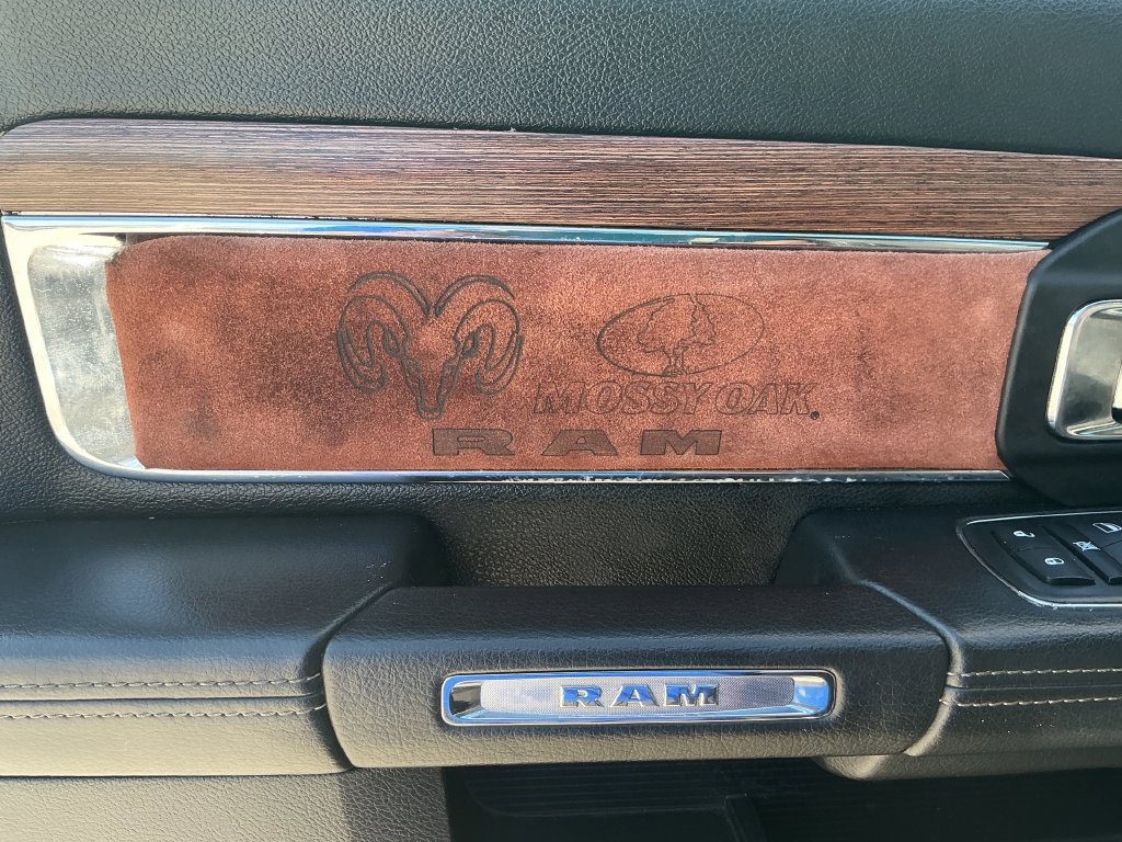 Used 2016 RAM 1500 Laramie AWD/4WD image 15