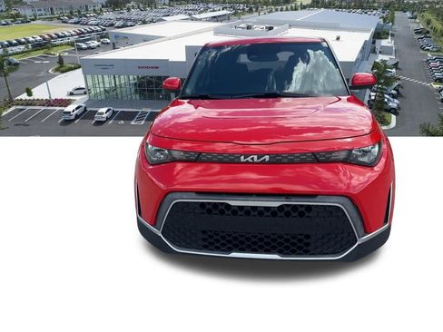 Used 2025 Kia Soul LX FWD image 4