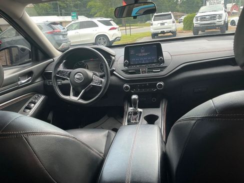 Used 2020 Nissan Altima 2.5 SR FWD image 8