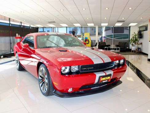 Used 2013 Dodge Challenger SRT8 w/ Harman Kardon Audio Group image 2