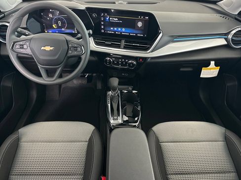 New 2026 Chevrolet Trax LT w/ Sunroof Package FWD image 13