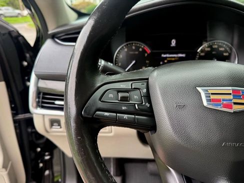 Used 2019 Cadillac XT4 Premium Luxury w/ Cold Weather Package FWD image 20