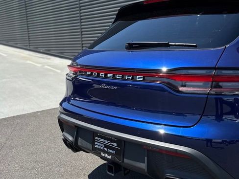 Certified 2026 Porsche Macan AWD/4WD image 35