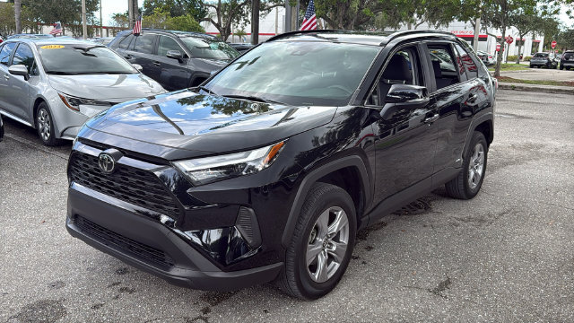 Used 2025 Toyota RAV4 XLE w/ Convenience Package AWD/4WD image 3