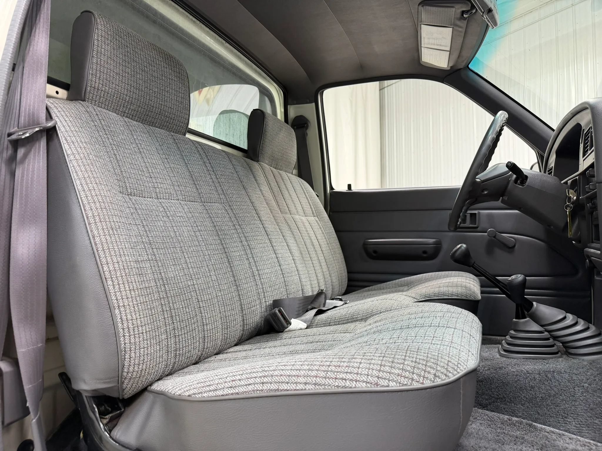 Used 1990 Toyota Pickup Deluxe AWD/4WD image 17