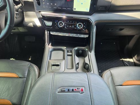 Used 2024 GMC Sierra 2500 AT4 w/ AT4 Premium Plus Package AWD/4WD image 27