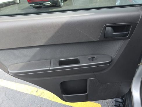 Used 2011 Ford Escape XLT w/ Class II Trailer Tow Pkg image 20