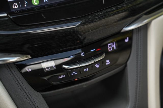 Used 2020 Cadillac XT6 Premium Luxury AWD/4WD image 36