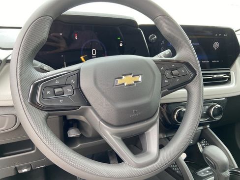 Used 2026 Chevrolet TrailBlazer LT FWD image 35