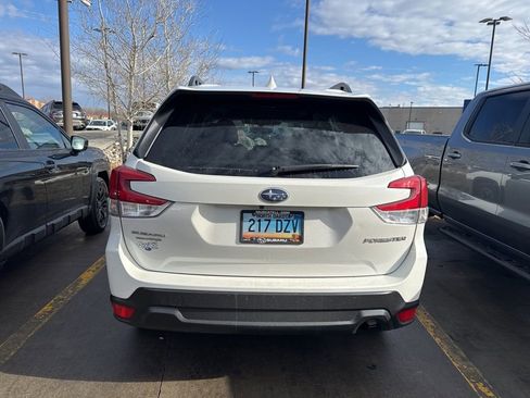 Used 2023 Subaru Forester Premium image 6