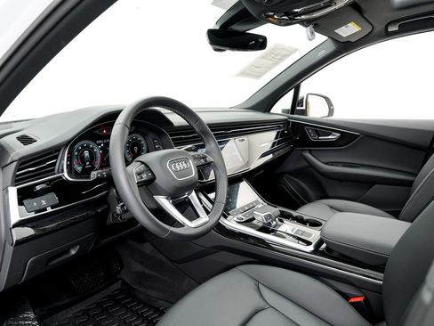 Certified 2025 Audi Q7 3.0T Premium w/ Convenience Package image 4