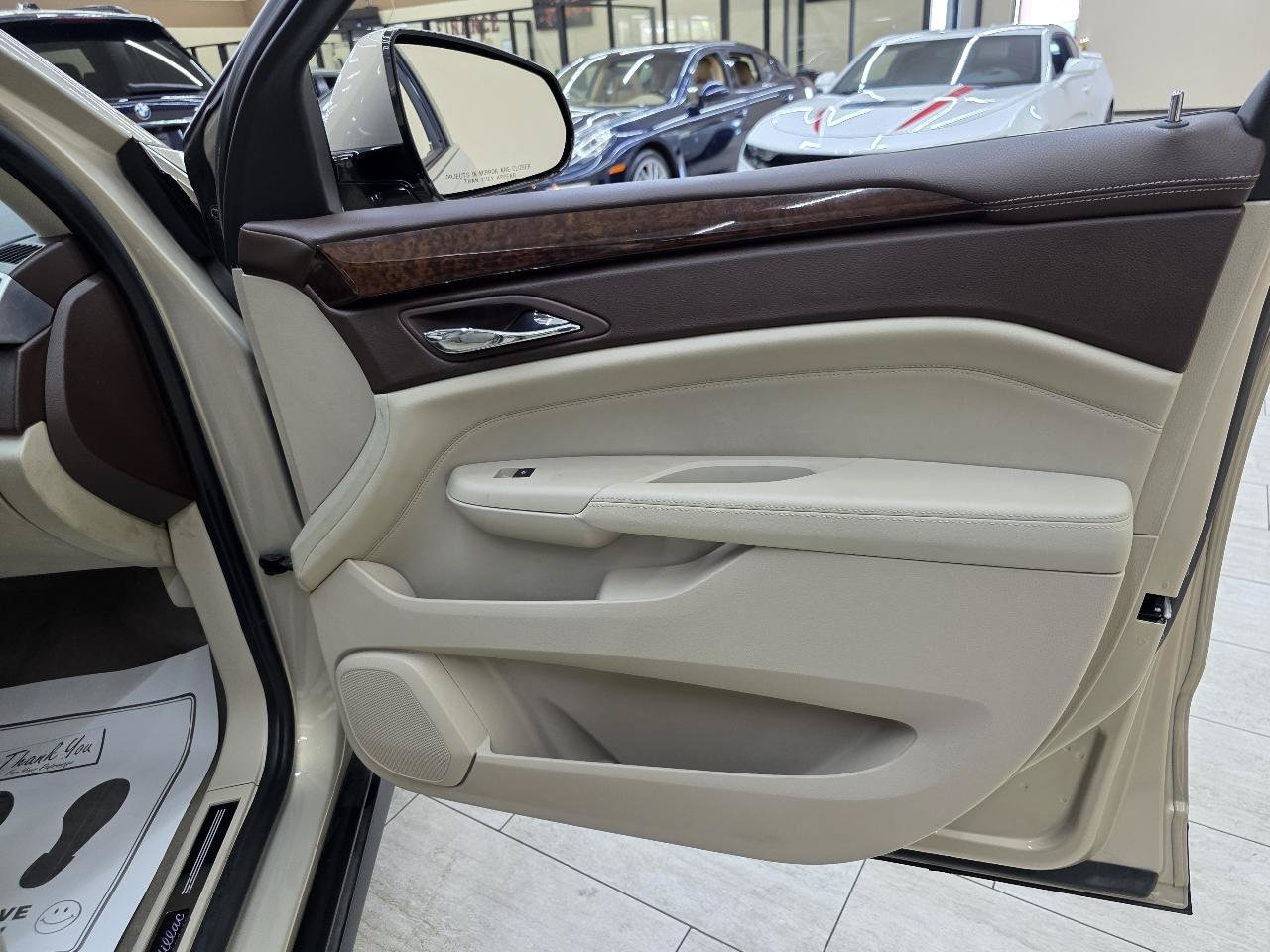 Used 2011 Cadillac SRX Luxury FWD image 40