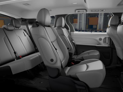 New 2026 Toyota Sienna XLE AWD/4WD image 2