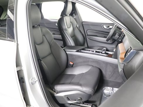 Used 2024 Volvo XC60 B5 Plus image 43